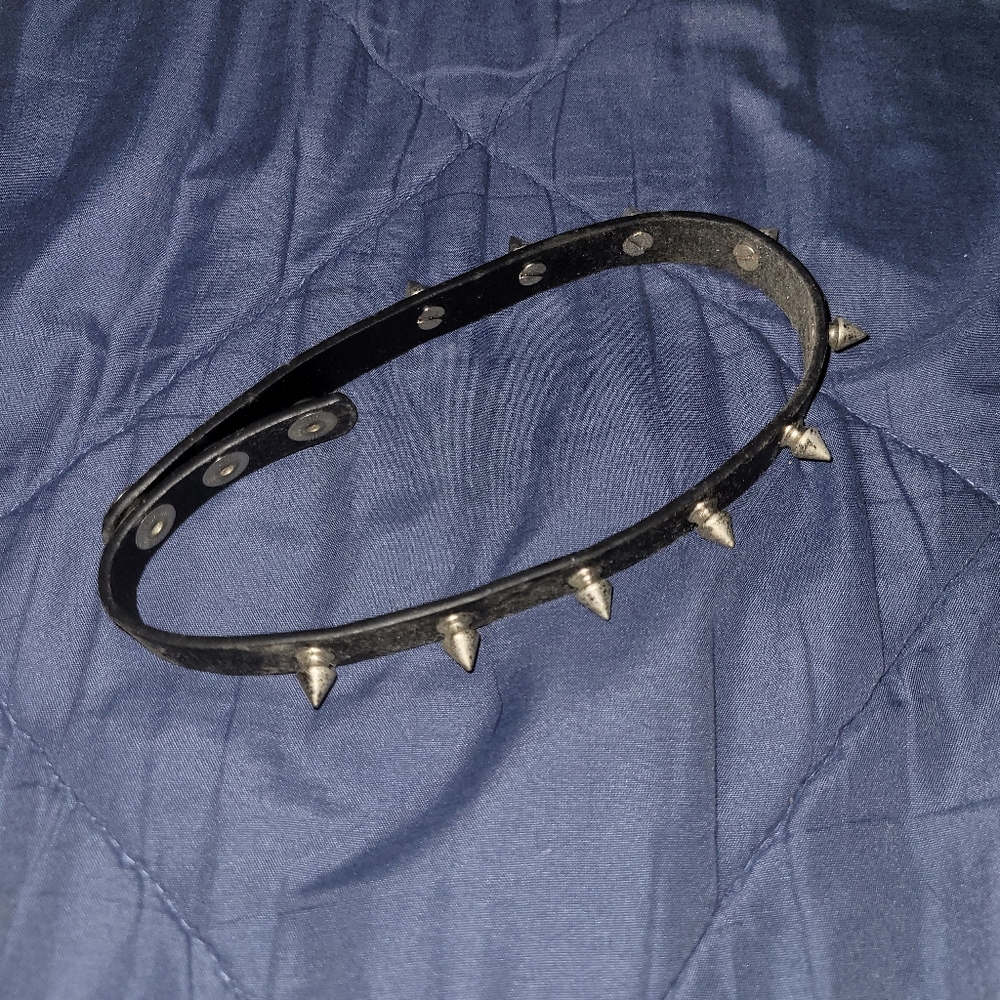 Spikey Black Choker